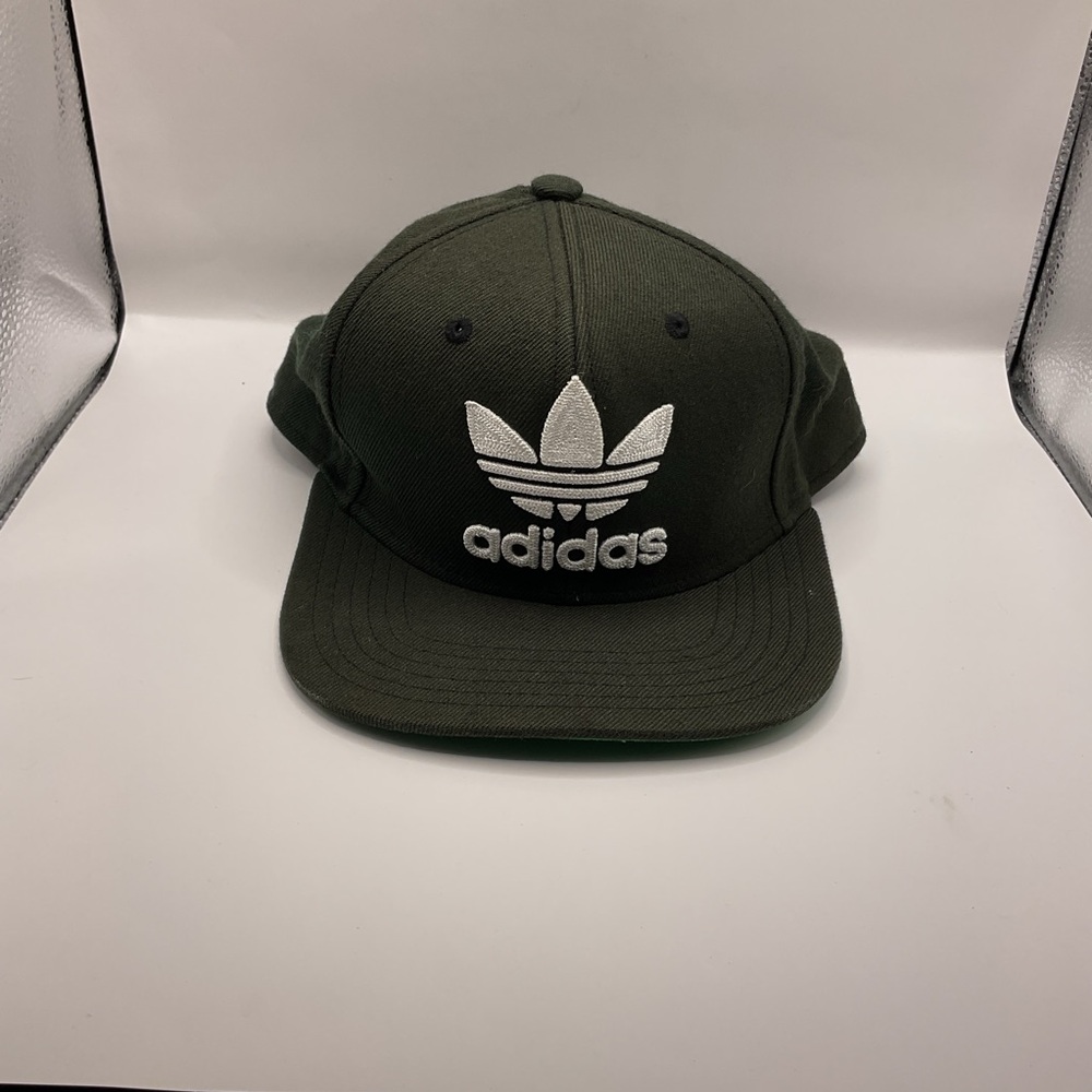 Adidas NWOT Retro Enblem, Classic Trefoil Logo Black w/White Flat Bill Snapback